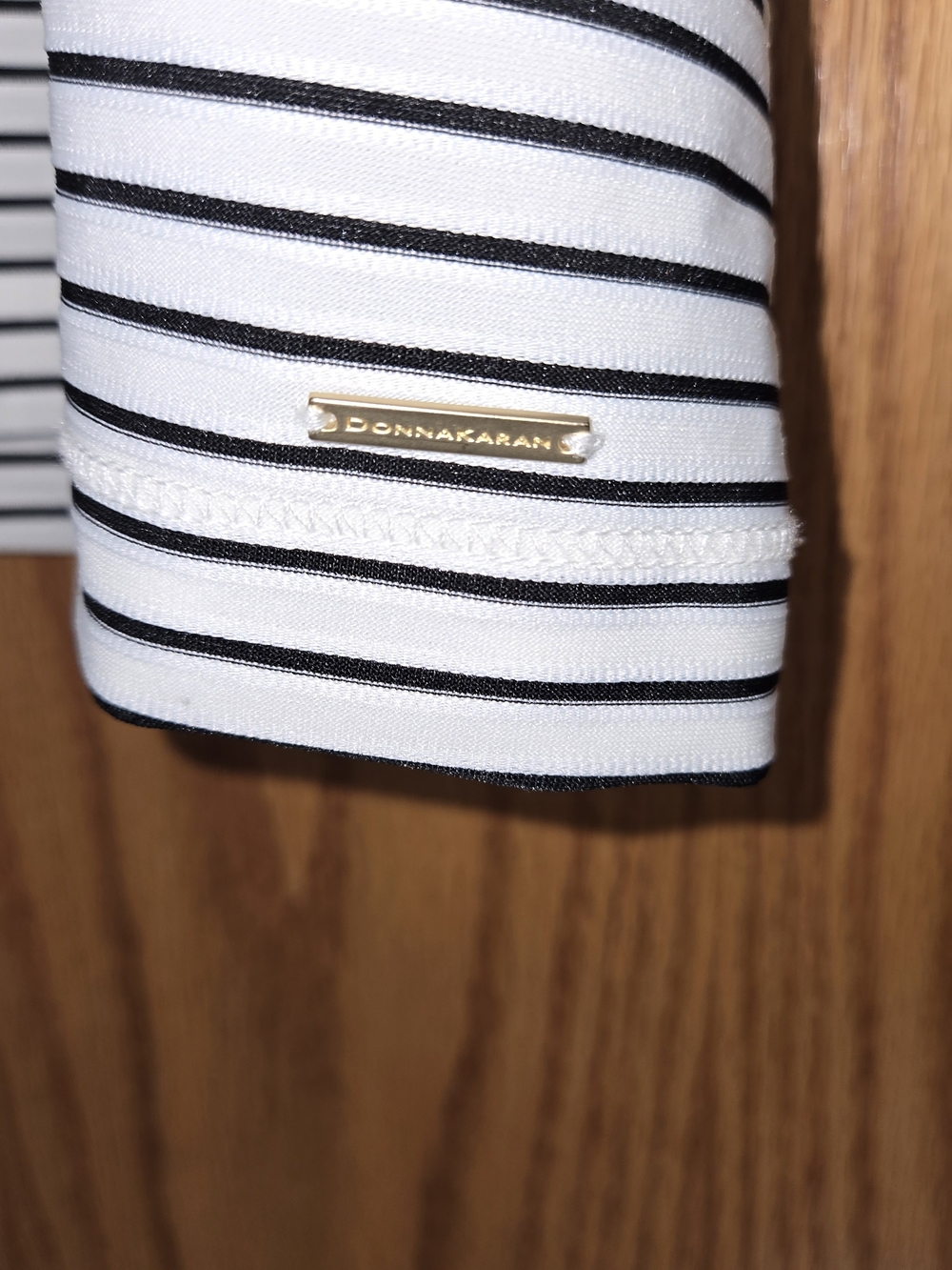 Donna Karan Size Large White & Black Striped Scoop‎ Neck Top - Picture 3 of 6